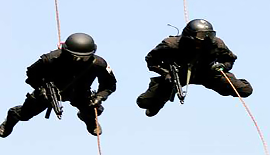 Tactical Rappelling